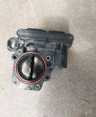 Ford Kuga II Throttle valve 9806625280