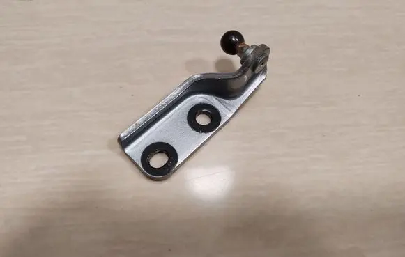 Nissan Note (E11) Shock absorber/damper mounting bracket 
