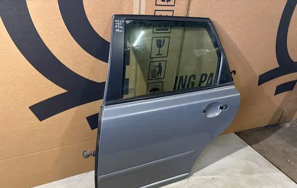 Volvo V50 Rear door
