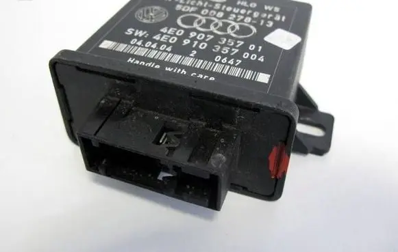 Audi A8 S8 D3 4E Light module LCM 4E0907357 2000000013572
