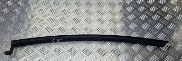 Renault Megane III Rear door windshield rail 822310006R