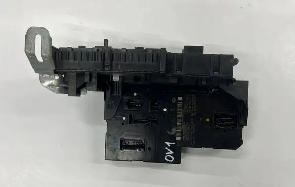 Mercedes-Benz C W204 SAM control unit a2049060105