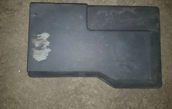BMW 3 E36 Fuse box cover 61131387613