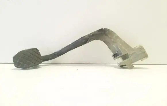 Volkswagen PASSAT B5 Clutch pedal 8D1721316D