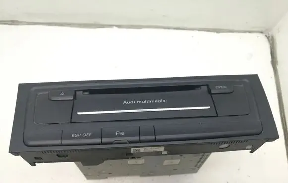 Audi A5 Sportback 8TA CD/DVD changer 8T1035666E