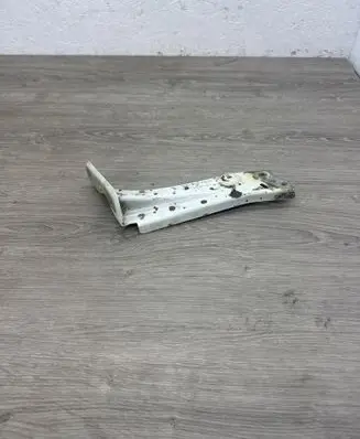 Skoda Octavia Mk3 (5E) Fender mounting bracket 5E0821142