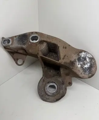 Audi A6 S6 C6 4F Engine mounting bracket 4F0199351S