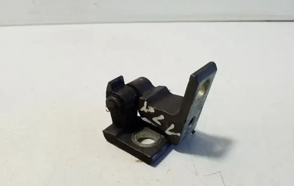 Volkswagen Polo V 6R Front door upper hinge 7N0831401