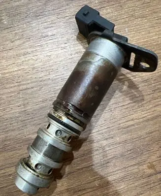 BMW 1 E81 E87 Camshaft vanos timing valve 7584115