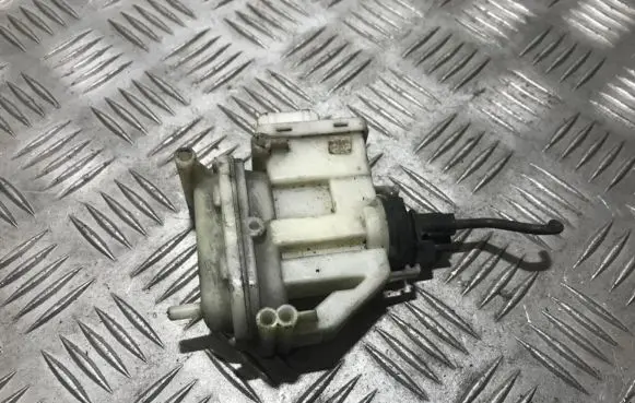 Volkswagen PASSAT B3 Central locking vacuum pump 357862153b