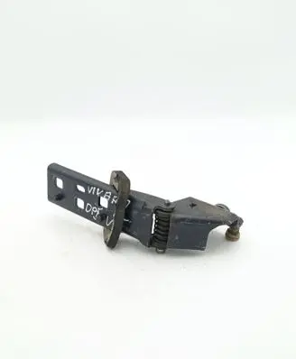 Opel Vivaro Sliding door middle roller runner 777647086R