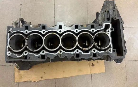 BMW 3 E92 E93 Engine block 7558325 N52B30AF N52B30