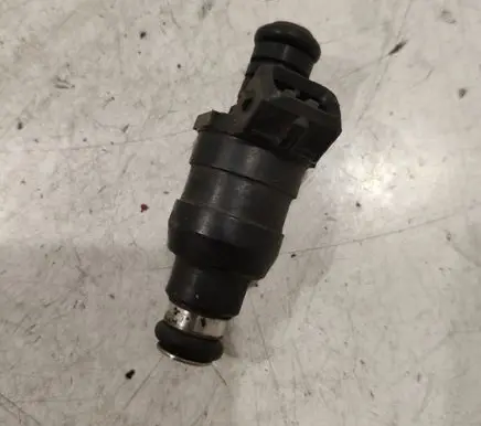 BMW 7 E38 Fuel injector D3763FA
