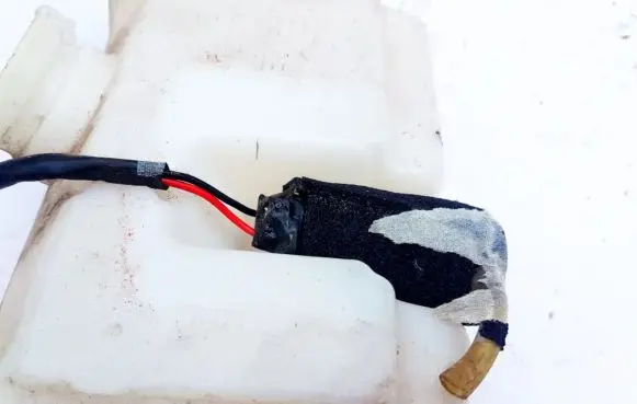 Hyundai Lantra II Windscreen/windshield washer pump