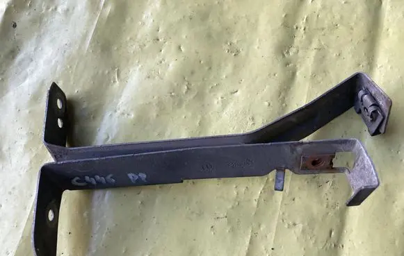 Mercedes-Benz C AMG W204 Front bumper mounting bracket A2045241440