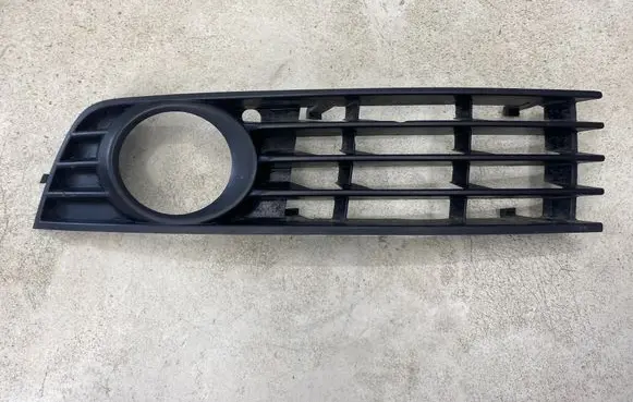 Audi A4 S4 B6 8E 8H Front bumper lower grill 8E0807681