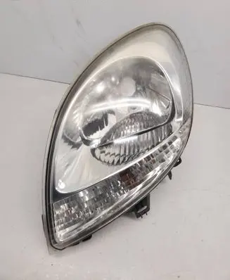 Nissan Kubistar Headlight/headlamp 8200589032 89902190