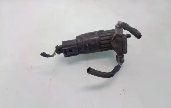 Volkswagen Touran I Windscreen/windshield washer pump 1K6955651
