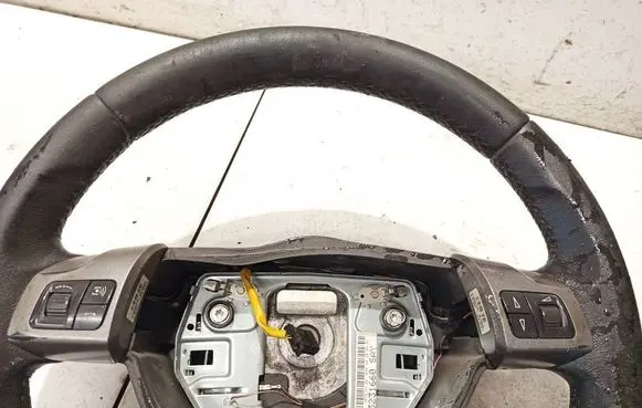 Opel Astra H Steering wheel buttons/switches 13208858