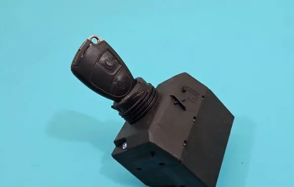 Mercedes-Benz B W245 Ignition lock 1695452308 IMPRK1438350