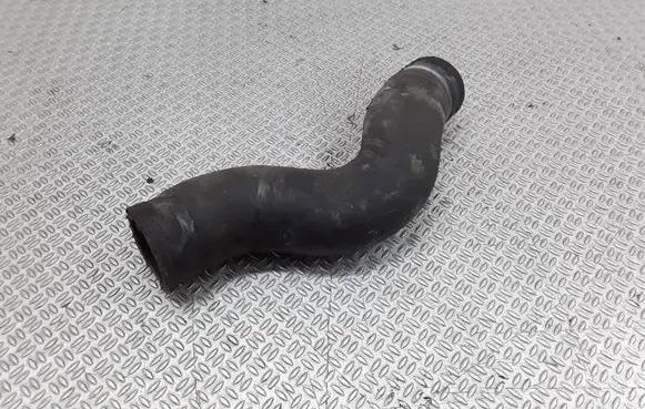 Toyota Avensis T220 Engine coolant pipe/hose
