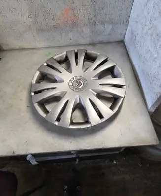 Citroen C4 I Picasso R16 wheel hub/cap/trim 9657838280