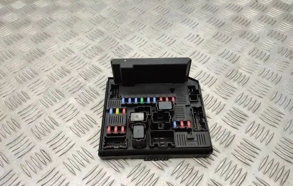 Nissan Qashqai Fuse module 284B7JD000
