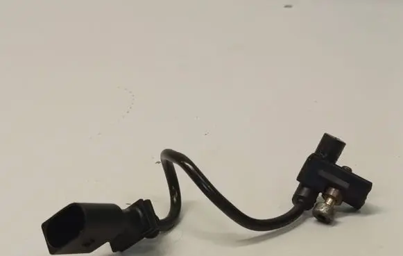 BMW 5 E60 E61 Crankshaft position sensor 0281002477