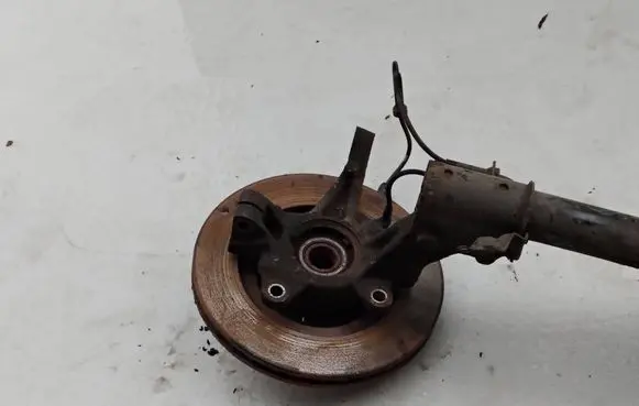 Dacia Logan II Front wheel hub spindle knuckle