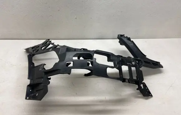 Mercedes-Benz C W204 Front bumper mounting bracket A2048854265