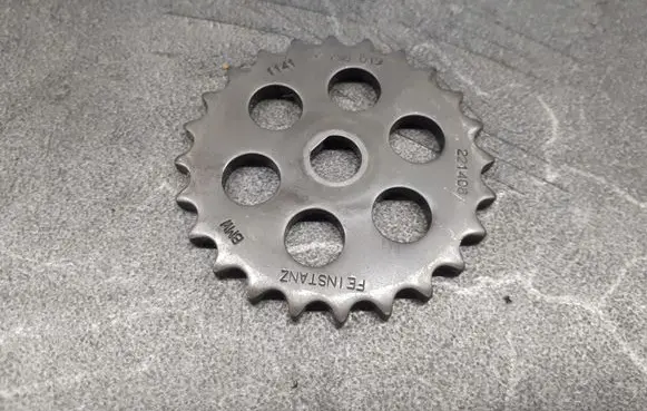 BMW 1 E81 E87 Timing chain sprocket 7798019