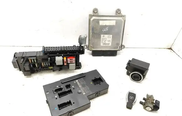 Engine ECU kit and lock set