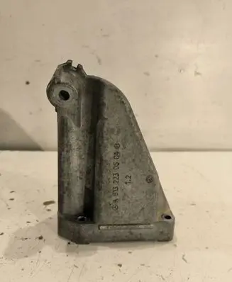 Mercedes-Benz E W211 Engine mounting bracket A6132230504