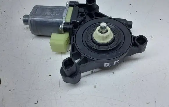 Cupra Formentor Front door window regulator motor 5Q0959802C 27102022