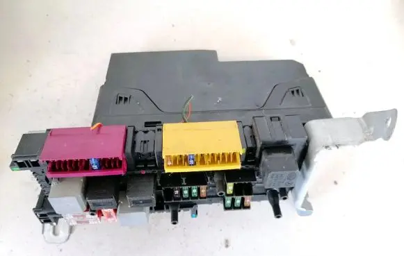 Mercedes-Benz E W212 Fuse box set 5dk00962057 5dk009620-57