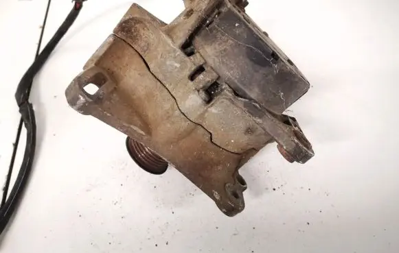 Volkswagen Golf III Generator/alternator 030903023b 0120485034