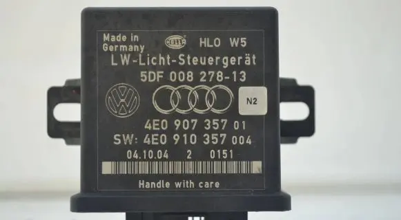 Audi A8 S8 D3 4E Light module LCM 5DF00827813 4E0910357