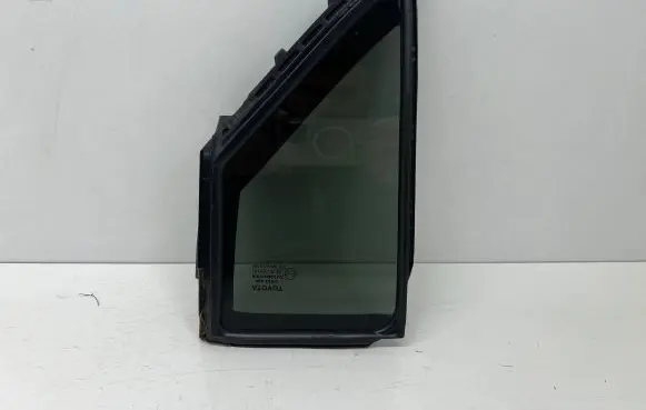 Toyota C-HR I Rear vent window glass 68189F4010 43r00101
