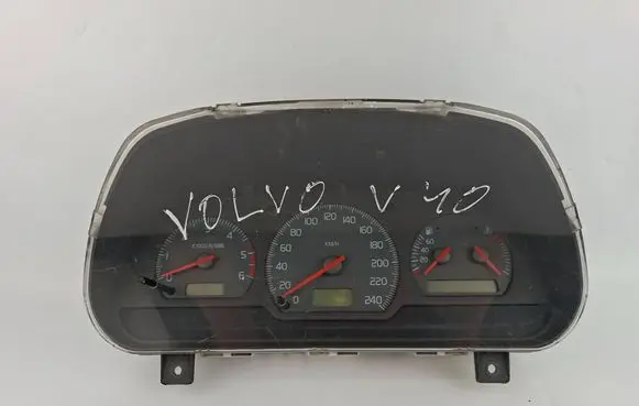 Volvo S40, V40 Speedometer (instrument cluster) 30857486F 98W45D3