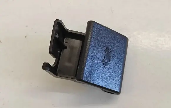 Mazda 6 Engine bonnet (hood) release handle