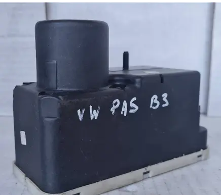 Volkswagen PASSAT B3 Central locking vacuum pump 357962257A