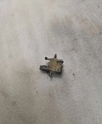 Loading door lock