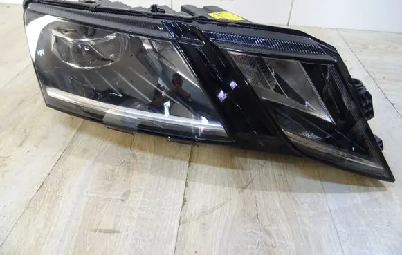 Skoda Octavia Mk3 (5E) Headlight/headlamp 5E2941018F