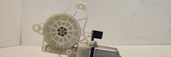 Mercedes-Benz B W247 Front door window regulator motor A0009065706
