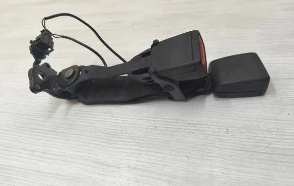 Audi Q2 - Rear seatbelt buckle 81A857739
