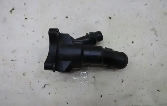 Volvo V40 Thermostat housing 31686045