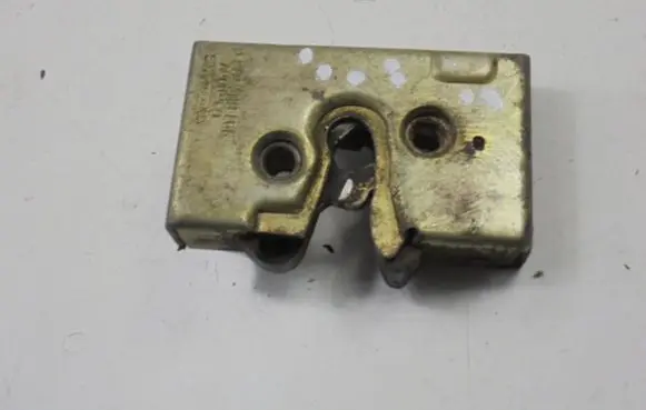Volkswagen Polo II 86C 2F Front door lock 191837016C