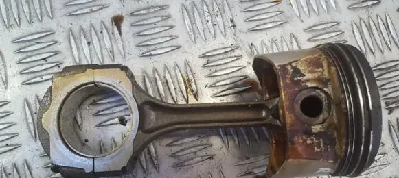 Renault Megane I Piston with connecting rod