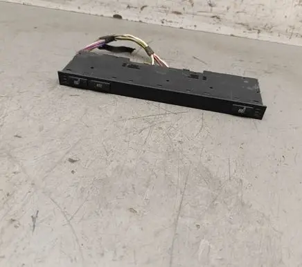 BMW 5 E39 Seat heating switch 8373712 03742027