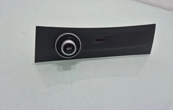 Alfa Romeo Stelvio USB socket connector 00505493820